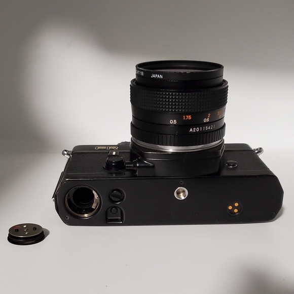 Vintage Yashica FR 35mm Film Camera - Picture 7 of 9